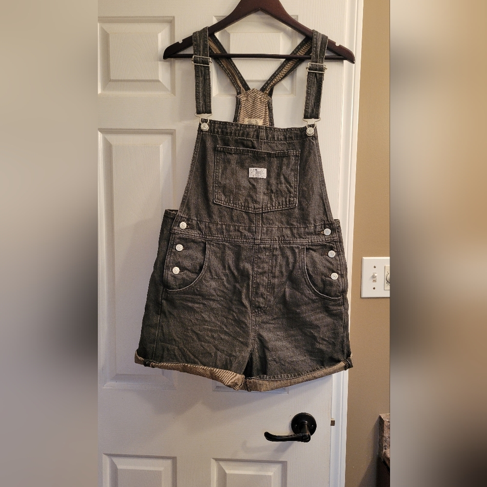 Levi's Overal Shortall size medium like new